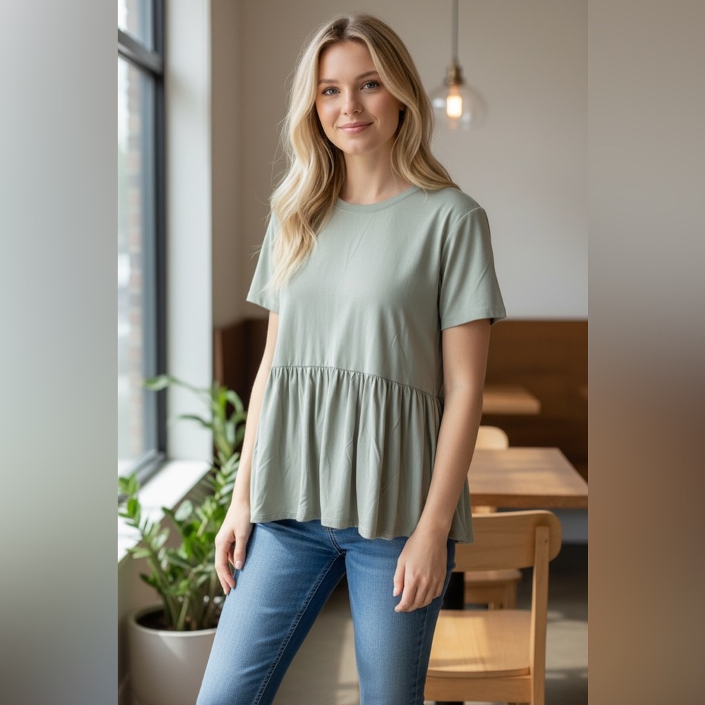 American Eagle Outfitters Light Green Short Sleeve Tee - Picture 1 of 3